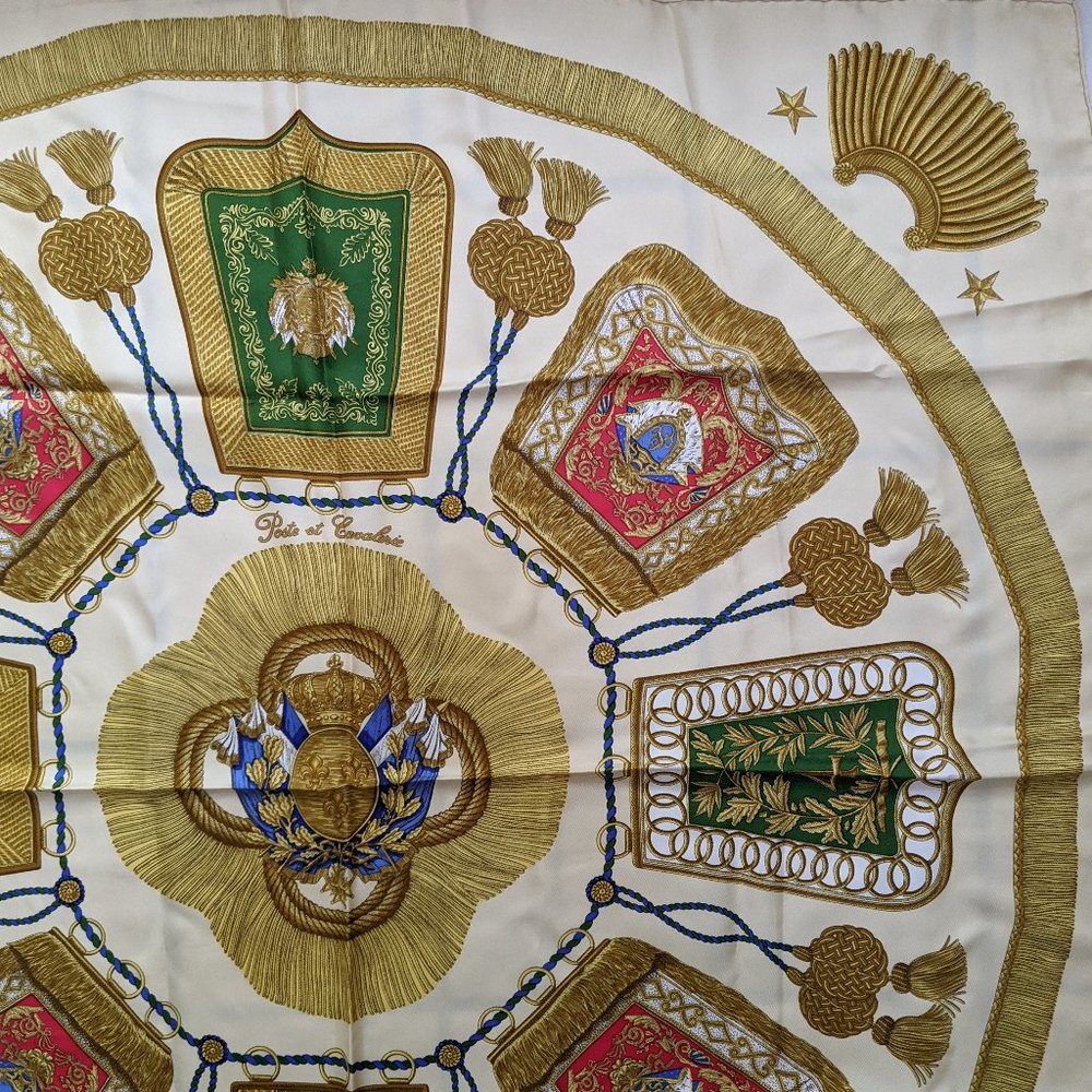 Auth Hermès Gold Poste et Cavalerie Silk Scarf 90 cm by Joachim Metz - Picture 5 of 10